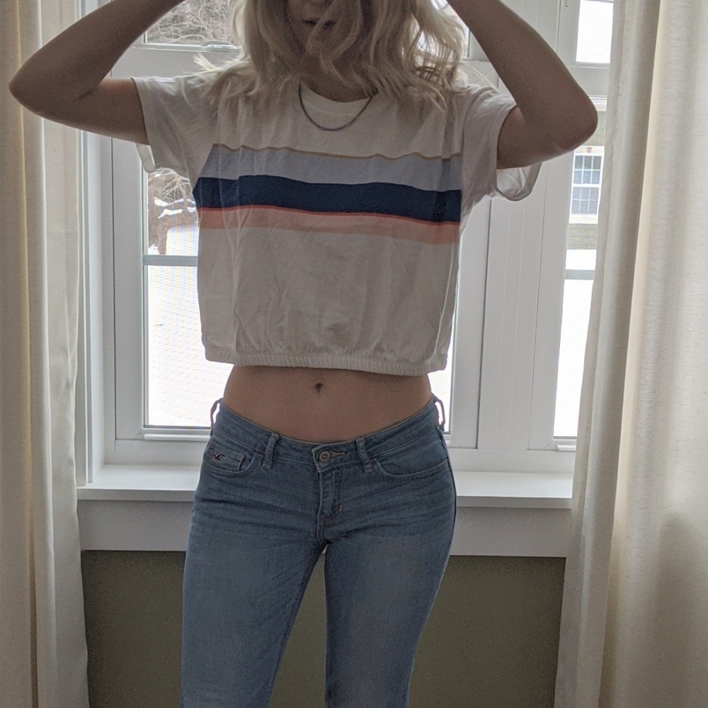 Hollister top